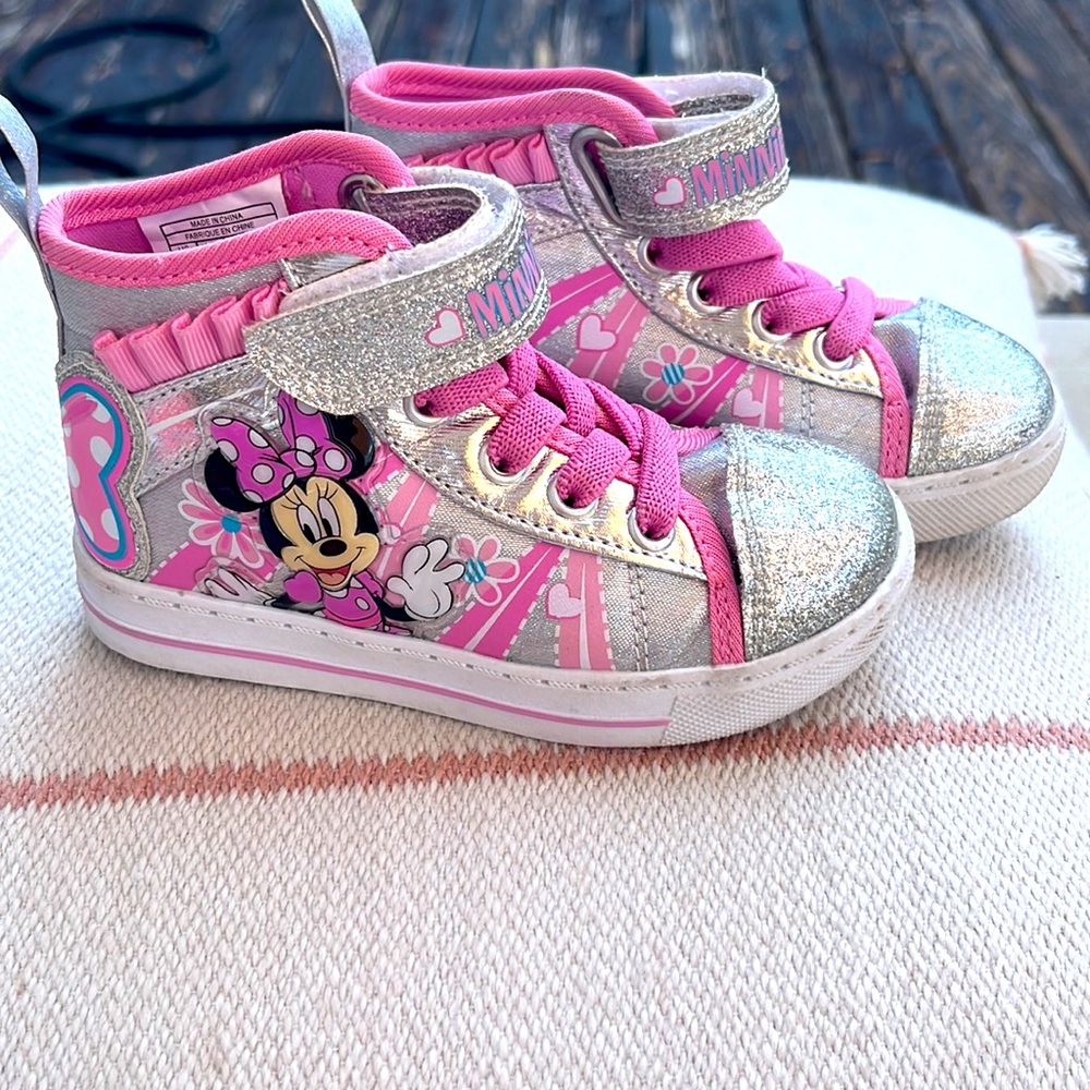 Light up - Disney - Minnie Mouse shoes - Toddler size 7
